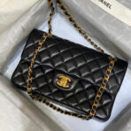 FLAP BAG 23CM BLACK LAMBSKIN GOLD HARDWARE - Image 2