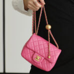 FLAP BAG 17CM PINK LAMBSKIN GOLD HARDWARE - Image 2