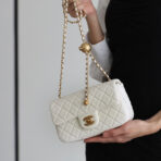 FLAP BAG 20CM WHITE LAMBSKIN GOLD HARDWARE - Image 2
