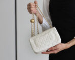 FLAP BAG 20CM WHITE LAMBSKIN GOLD HARDWARE - Image 3