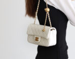 FLAP BAG 20CM WHITE LAMBSKIN GOLD HARDWARE - Image 6