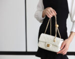 FLAP BAG 20CM WHITE LAMBSKIN GOLD HARDWARE - Image 7