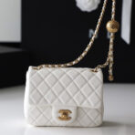 FLAP BAG 17CM WHITE LAMBSKIN GOLD HARDWARE - Image 2