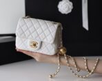 FLAP BAG 17CM WHITE LAMBSKIN GOLD HARDWARE - Image 3