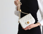 FLAP BAG 17CM WHITE LAMBSKIN GOLD HARDWARE - Image 9
