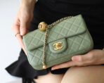 FLAP BAG 20CM KHAKI LAMBSKIN GOLD HARDWARE - Image 4