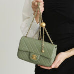 FLAP BAG 20CM KHAKI LAMBSKIN GOLD HARDWARE - Image 2
