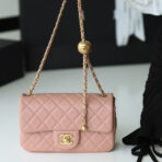 FLAP BAG 20CM BABY PINK LAMBSKIN GOLD HARDWARE - Image 2
