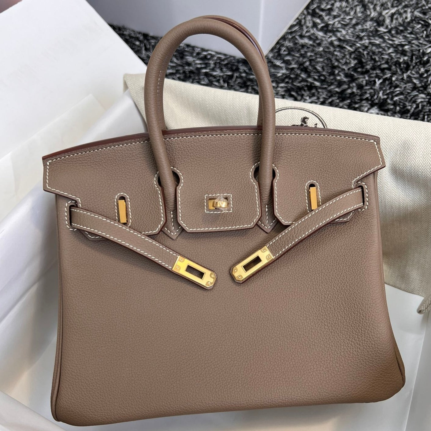 13342606334439801_1800x1800_4a925376-adcf-4a28-b7eb-3075ef4a721d-2.jpg HM BIRKIN 25CM BROWN GOLD HARDWARE - Image 1