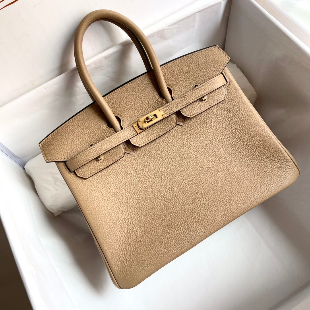 13342606522628715_1800x1800_08f7172b-db08-4f3e-ac9b-79ef13fdf610-2.jpg HM BIRKIN 25CM BEIGE GOLD HARDWARE - Image 1