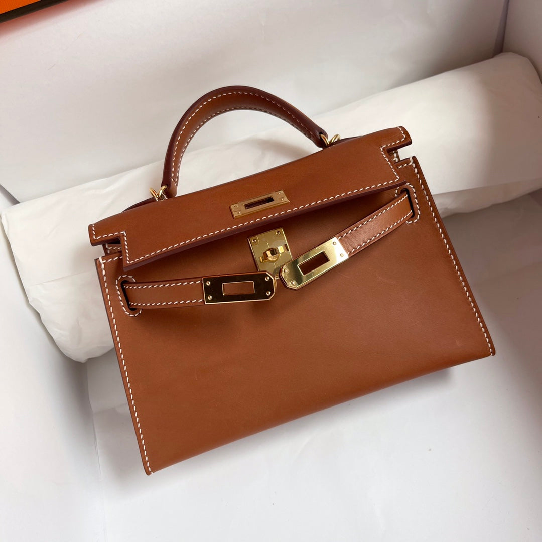 13342610496378901_1800x1800_bd7daadd-ba94-42a7-882a-2c560150a69e-2.jpg HM KELLY 19CM GOLD SADDLE GOLD HARDWARE - Image 1