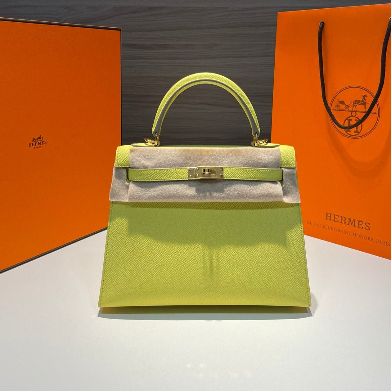 13342612638010329_1800x1800_9f86a6a7-b058-4197-bde5-e52afd526fb7-2.jpg HM KELLY 25CM LIME GOLD HARDWARE - Image 1