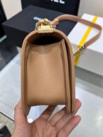 BOY BAG MEDIUM 25 BROWN CAVIAR GOLD HARDWARE - Image 6