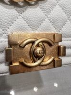 BOY BAG MEDIUM 25 WHITE CAVIAR GOLD HARDWARE - Image 5