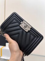 BOY BAG SMALL 20 BLACK CHEVRON CAVIAR RUTHENIUM HARDWARE - Image 3