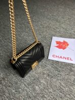 BOY BAG SMALL 20 BLACK CHEVRON CAVIAR GOLD HARDWARE - Image 4