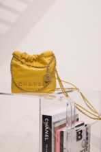CC HOBO BAG 22 YELLOW LAMBSKIN GOLD HARDWARE - Image 4