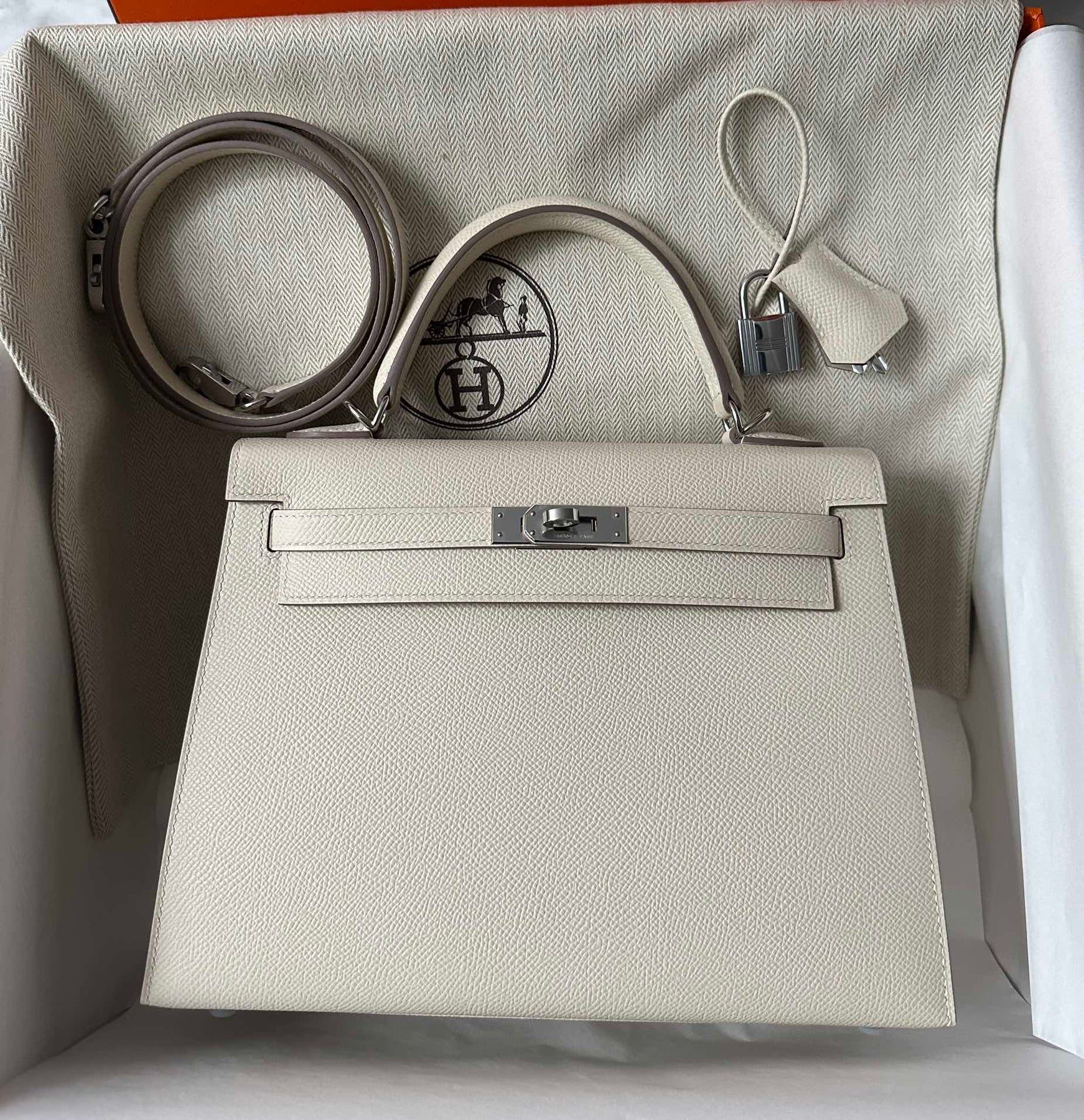 13349012660175239_1800x1800_9986ee53-d736-48e0-bbba-9fec6d855dc4-2.jpg HM KELLY 25CM WHITE SILVER HARDWARE - Image 1