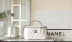 CC VANITY CASE 17 WHITE LAMBSKIN SILVER HARDWARE - Image 3