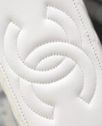 CC VANITY CASE 17 WHITE LAMBSKIN SILVER HARDWARE - Image 8