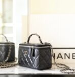 CC VANITY CASE 17 BLACK LAMBSKIN SILVER HARDWARE - Image 5