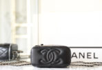 CC VANITY CASE 17 BLACK LAMBSKIN SILVER HARDWARE - Image 7