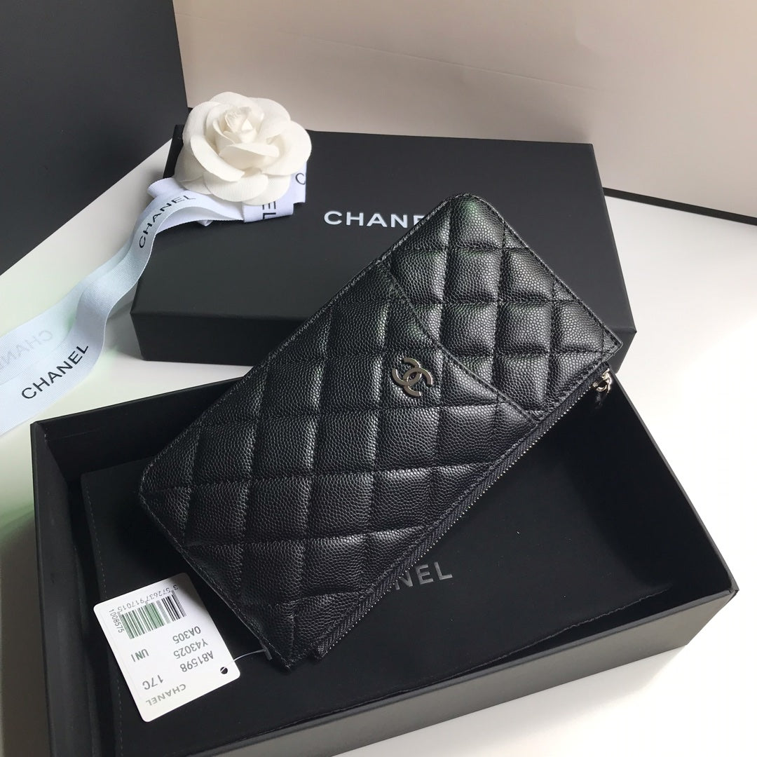 1557369361_3616813930_0_1800x1800_0a148229-25cb-446b-bd6f-cf0e223ab649.jpg CC MOBILE PURSE 19.5 BLACK GRAINED CALFSKIN ICON - Image 1