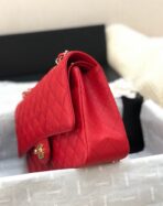 FLAP BAG MEDIUM 25CM RED CAVIAR GOLD HARDWARE - Image 4