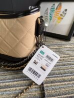 CC MEDIUM 20 HOBO BAG IN BEIGE CREAM MIX BLACK CALFSKIN WITH STRAP - Image 7