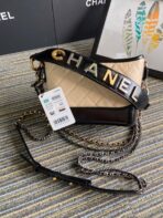CC MEDIUM 20 HOBO BAG IN BEIGE CREAM MIX BLACK CALFSKIN WITH STRAP - Image 3
