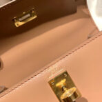 KELLY MINI 20 BAG IN CORAL PINK SMOOTH  WITH GOLD HARDWARE - Image 7