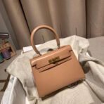 KELLY MINI 20 BAG IN CORAL PINK SMOOTH  WITH GOLD HARDWARE - Image 2