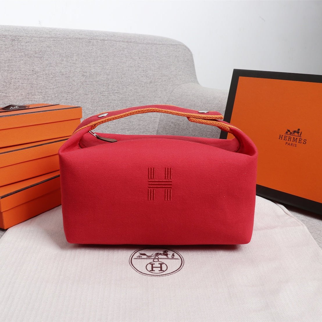 20200910_a1599713975190_3620_jpg_1800x1800_64e118cc-5e76-4e0a-a58a-f1dd495db5cc-1.jpg HM BRIDE-A-BRAC 25 RED CANVAS - Image 1