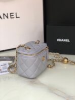CC MINI 11 VANITY CHAIN IN LIGHT GREY CALFSKIN GOLD HARDWARE - Image 3