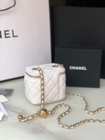 CC MINI 11 VANITY CHAIN IN WHITE CALFSKIN GOLD HARDWARE - Image 4
