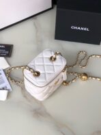 CC MINI 11 VANITY CHAIN IN WHITE CALFSKIN GOLD HARDWARE - Image 6