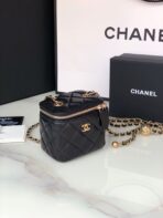 CC MINI 11 VANITY CHAIN IN BLACK CALFSKIN GOLD HARDWARE - Image 3