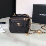 CC MINI 11 VANITY CHAIN IN BLACK CALFSKIN GOLD HARDWARE - Image 2