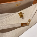 KELLY CUT 31 IN WHITE CREAM ALLIGATOR LEATHER WITH GOLD HARDWARE - Image 3