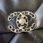 CC MEDIUM 26 FLAP BAG IN BLACK - Image 4