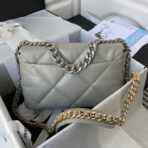CC LARGE 30 FLAP BAG IN LIGHT GREY LAMBSKIN - Image 3