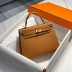 KELLY 28CM IN GOLD   GOLD HARDWARE