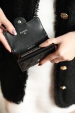 CC FLAP CARD HOLDER 11.3 BLACK CALFSKIN SILVER ICON - Image 5