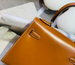 KELLY MINI 20 BAG IN BRONZE BROWN SMOOTH  WITH GOLD HARDWARE - Image 7