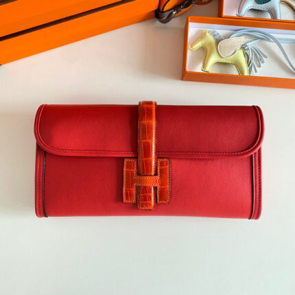 JIGE ELAN 29 CLUTCH IN RUBY RED  WITH APPLE RED LIZARD SKIN