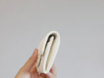 CC FLAP CARD HOLDER 11.3 WHITE GRAINED CALFSKIN GOLD ICON - Image 10
