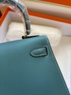 KELLY MINI 20 BAG IN PINE GREEN  WITH GOLD HARDWARE - Image 6