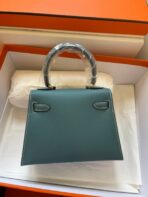 KELLY MINI 20 BAG IN PINE GREEN  WITH GOLD HARDWARE - Image 3