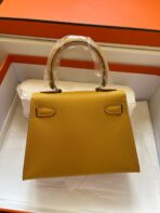 KELLY MINI 20 BAG IN DIJON YELLOW  WITH GOLD HARDWARE - Image 3