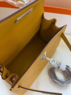 KELLY MINI 20 BAG IN DIJON YELLOW  WITH GOLD HARDWARE - Image 7